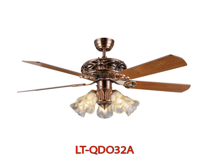 Quạt kết hợp đèn trang trí cánh gỗ LT-QDO32A cổ điển